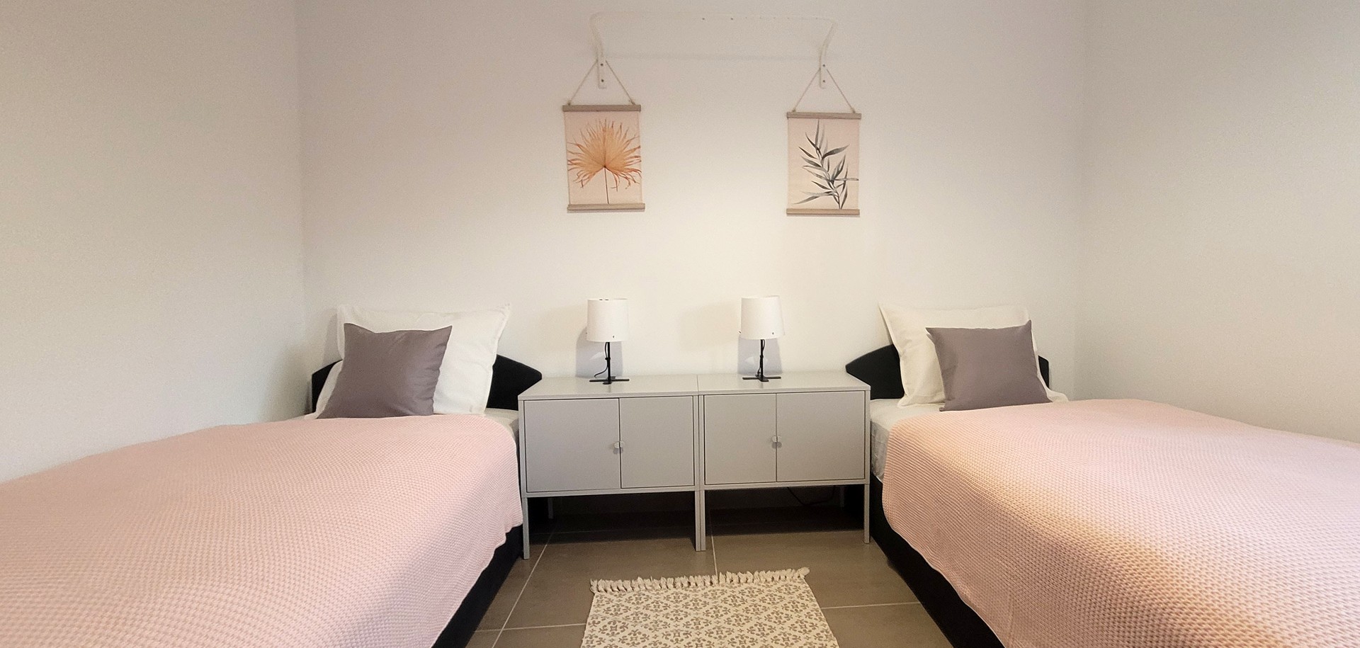 Ribiszke Apartman szobáiról, konyháról, fürdőszobáról képek